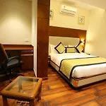 The Ic\'S Hotel