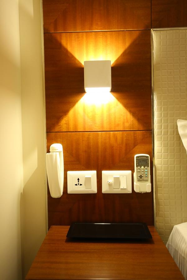 The Ic's New Delhi